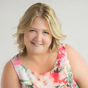 Building Social Media Communities with Melissa Howell